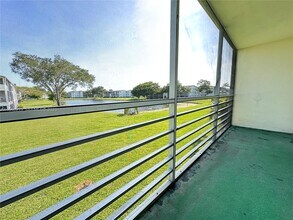 569 Fanshaw N in Boca Raton, FL - Building Photo - Building Photo