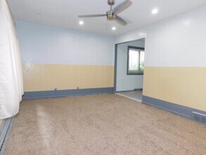 4406 Crawford Dr in Rockford, IL - Foto de edificio - Building Photo