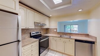 15639 SW 73rd Circle Ter, Unit 7-10 in Miami, FL - Building Photo