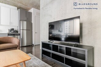 215 W Lake St, Unit FL17-ID1330 in Chicago, IL - Building Photo - Building Photo