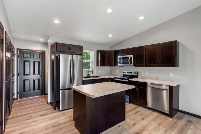 property at 1253 W South Park Ave
