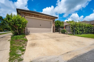8 Pintail Blvd in Freeport, FL - Building Photo - Building Photo