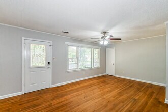828 S Mendenhall Rd in Memphis, TN - Building Photo - Building Photo