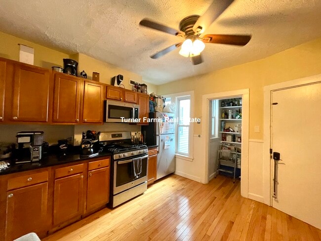 59 Cedar St, Unit 2L in Somerville, MA - Building Photo - Building Photo