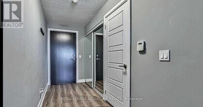 125 Village Green Square in Toronto, ON - Building Photo - Building Photo