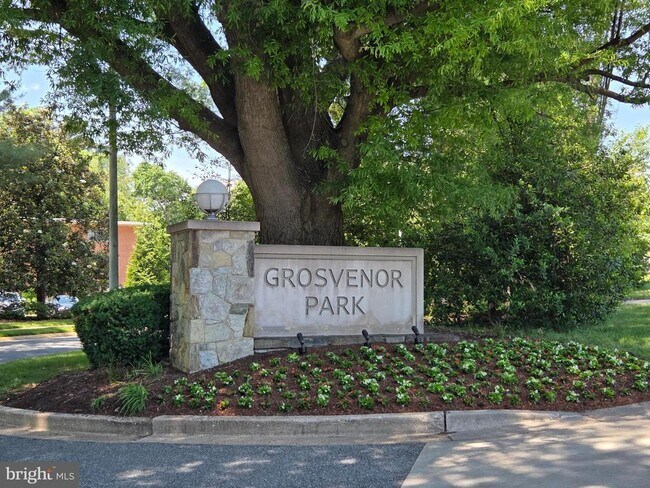 property at 10424 Rockville Pike