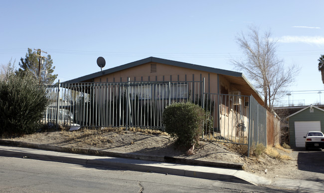 530-540 W Fredricks St in Barstow, CA - Building Photo - Building Photo