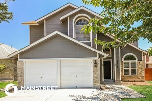 6818 Still Lake Dr in San Antonio, TX - Building Photo