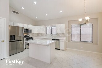 3331 N Diamond Butte Way in Tucson, AZ - Building Photo - Building Photo