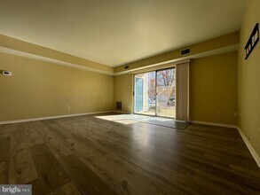 309 Hopkins Ct in Southampton, PA - Building Photo - Building Photo