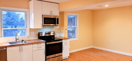 3707 Lawrence Ave, Unit Cottage in Kensington, MD - Foto de edificio - Building Photo