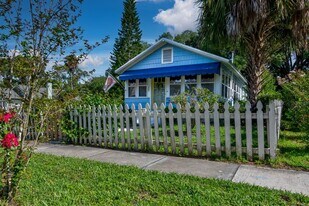 401 E 9th Ave in Mount Dora, FL - Building Photo