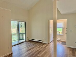 8 Sunset Dr in Bedford Hills, NY - Building Photo - Building Photo