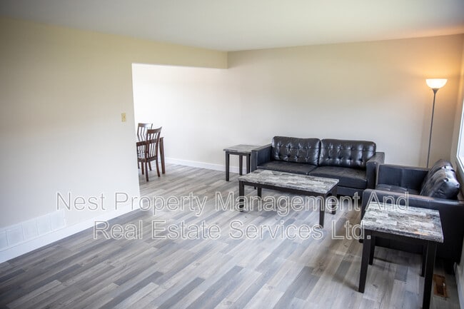 16 Little Wedeene St in Kitimat, BC - Building Photo - Building Photo