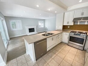 5982 Birdie Dr in La Verne, CA - Foto de edificio - Building Photo