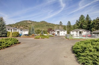 20 Dion Ct in Shady Cove, OR - Building Photo - Other