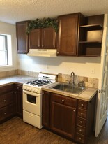 27987 Pine Grove Trl, Unit Mother-in-law Apartamentos