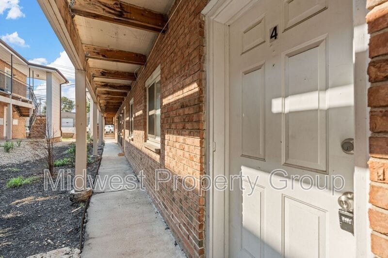 3714 Geraldine Ave in St. Ann, MO - Building Photo