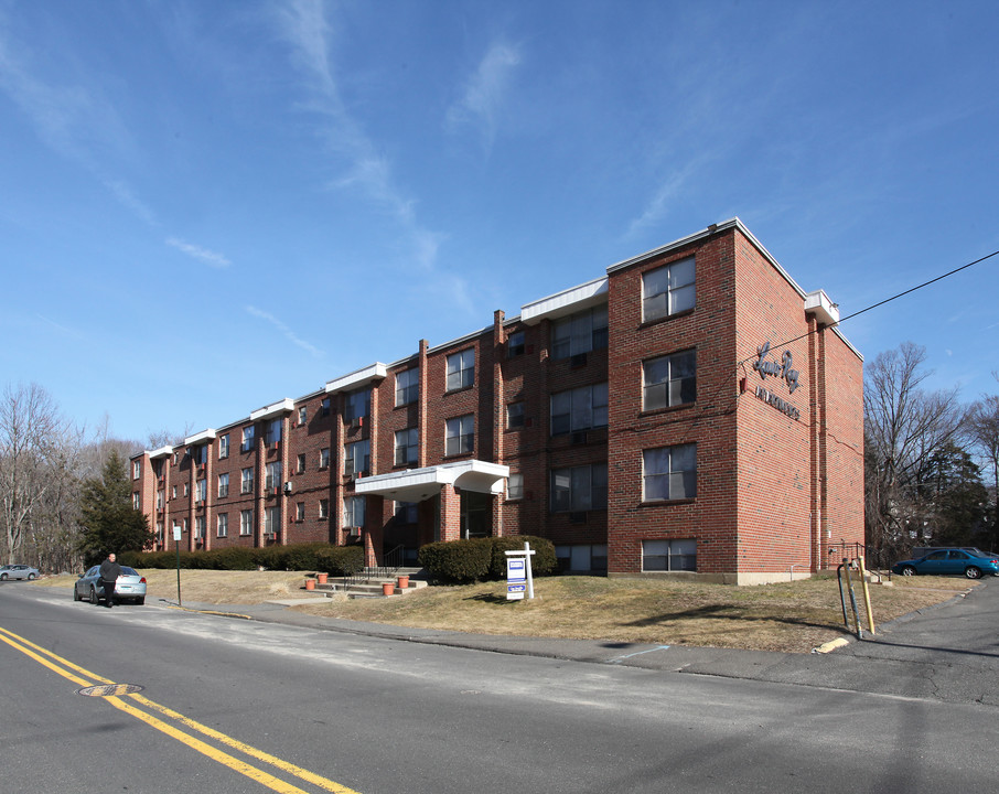 Laur- Ray in Waterbury, CT - Foto de edificio