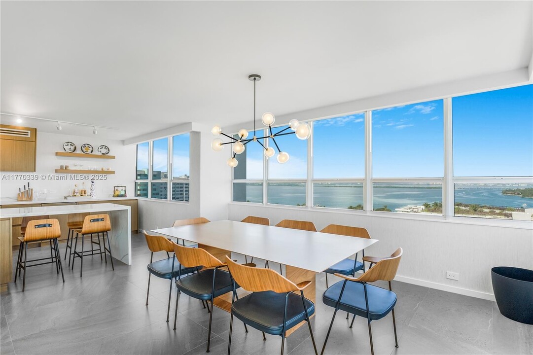 11 Island Ave, Unit 1512 in Miami Beach, FL - Building Photo