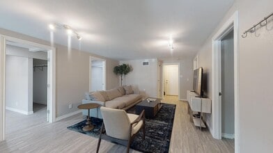 Beautifully updated San Antonio home by Bo in San Antonio, TX - Building Photo - Building Photo