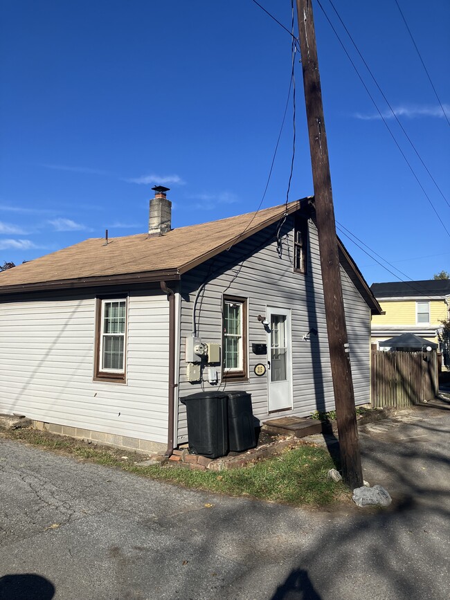 property at 215 N Railroad Ave