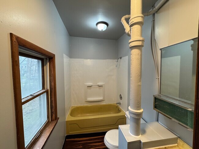 1205 1st N St in Syracuse, NY - Building Photo - Building Photo