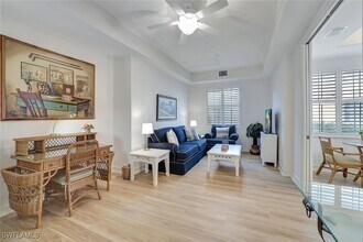 6029 Trophy Dr in Naples, FL - Foto de edificio - Building Photo