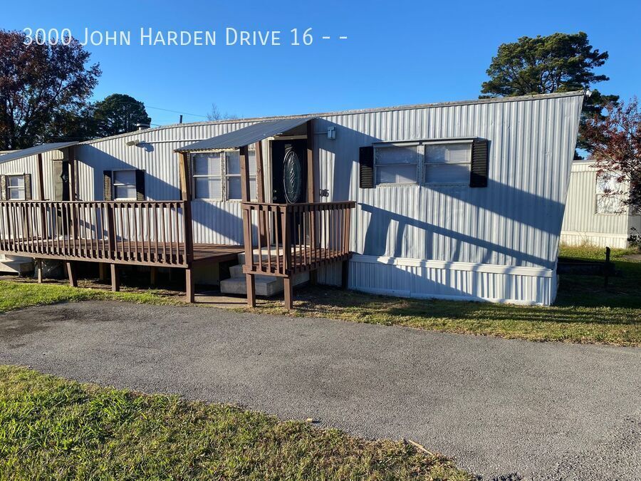 3000 John Harden Dr in Jacksonville, AR - Building Photo