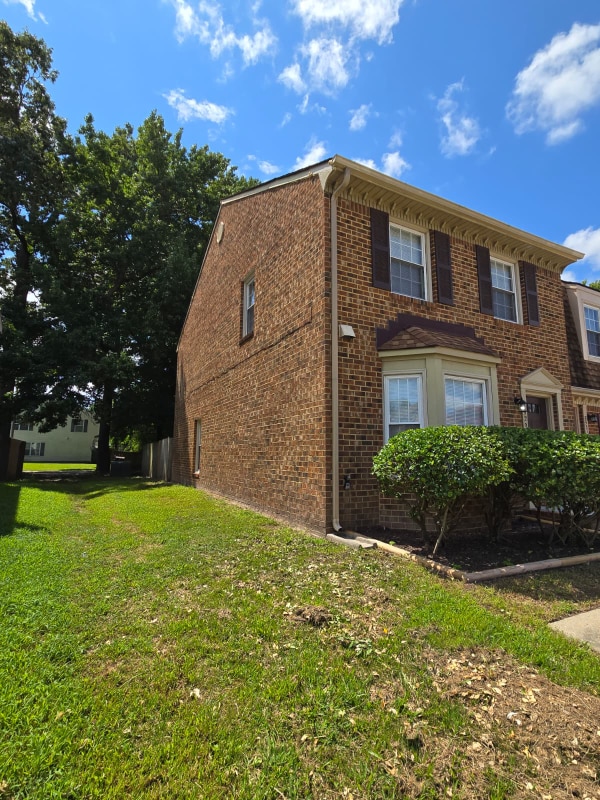 5529 Old Guard Crescent in Virginia Beach, VA - Foto de edificio - Building Photo