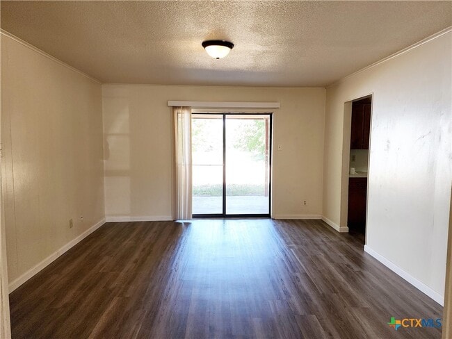 property at 2303 Daisy Dr