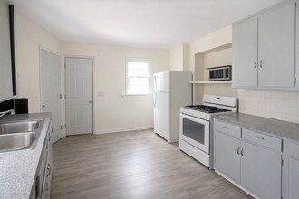 1872 Marshall Ave in St. Paul, MN - Building Photo - Building Photo