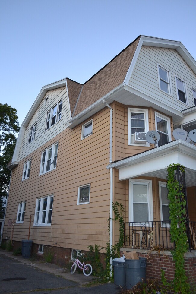 261 Park St Rentals in West Haven, CT