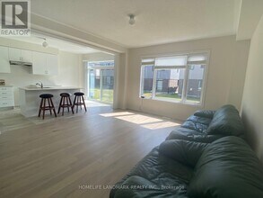 36 Rochester Dr in Barrie, ON - Building Photo - Building Photo