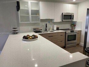 3050 N Palm Aire Dr in Pompano Beach, FL - Building Photo - Building Photo