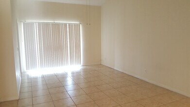 519 SE 23rd Pl in Cape Coral, FL - Building Photo - Building Photo
