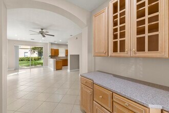 340 River Bluff Ln in Royal Palm Beach, FL - Building Photo - Building Photo