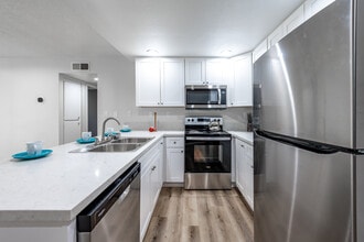 Cypress Terrace in Ontario, CA - Building Photo - Interior Photo
