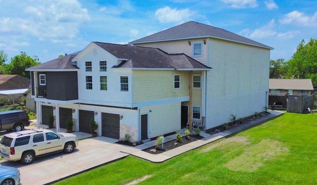 13121 Vickery St in Houston, TX - Building Photo