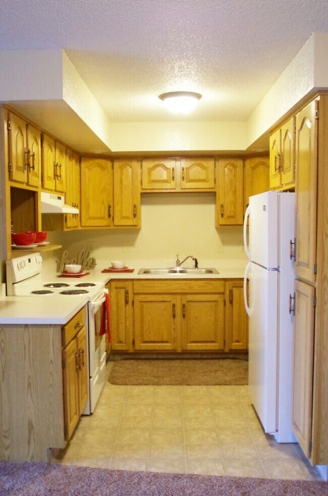 1820 E Capitol Ave-Unit -1820-221 in Bismarck, ND - Building Photo - Building Photo