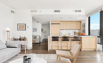 50 Greenpoint Ave in Brooklyn, NY - Building Photo - Building Photo