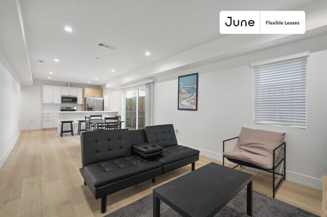1321 N June St in Los Angeles, CA - Building Photo - Building Photo