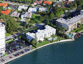 Mid Bay Club in North Miami, FL - Building Photo - Building Photo