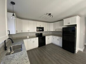 32 Main St, Unit 32 Main Street in Manchester, NH - Building Photo - Building Photo