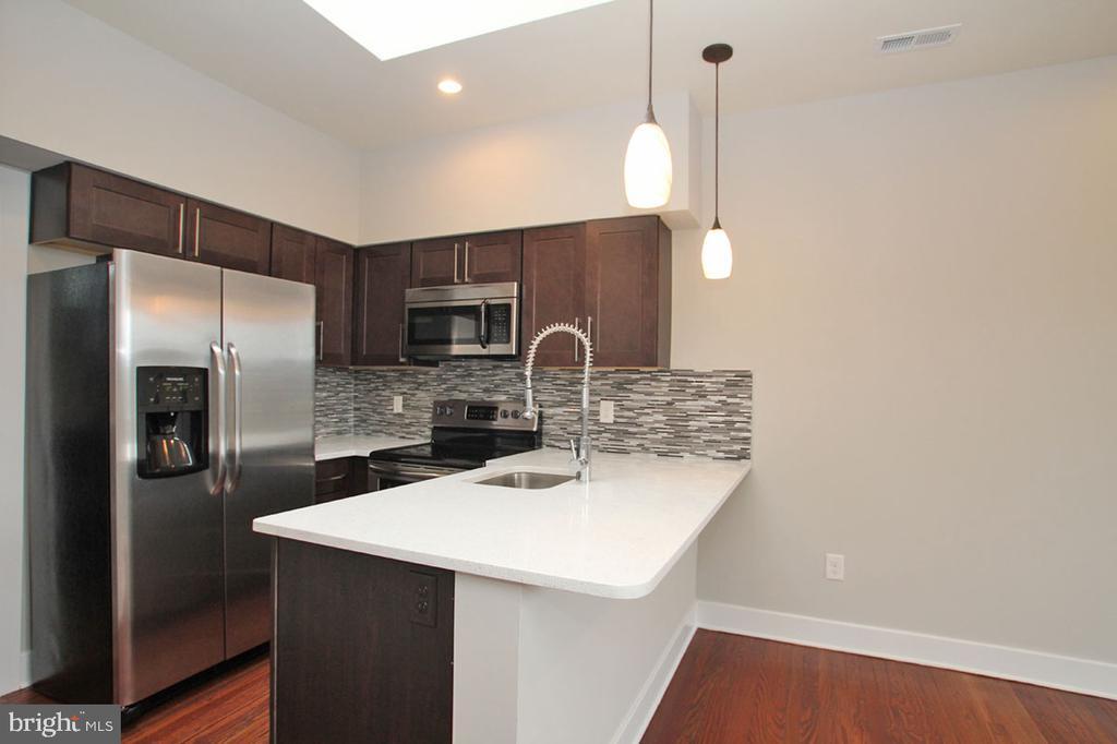 400 S 45th St in Philadelphia, PA - Building Photo