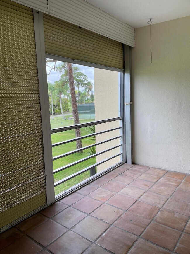 3661 Via Poinciana in Greenacres, FL - Building Photo - Building Photo