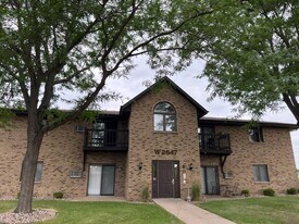 W2649 Barney Ct, Unit 8 in Appleton, WI - Building Photo