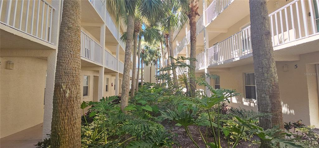 7294 Cloister Dr in Sarasota, FL - Building Photo