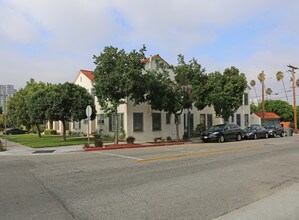 1157 N Maryland Ave in Glendale, CA - Foto de edificio - Building Photo