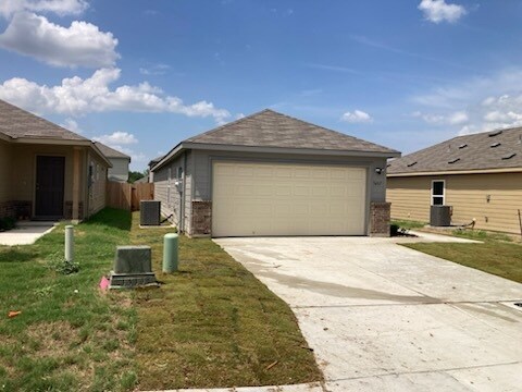 3457 McCrae Xing in San Antonio, TX - Building Photo - Building Photo